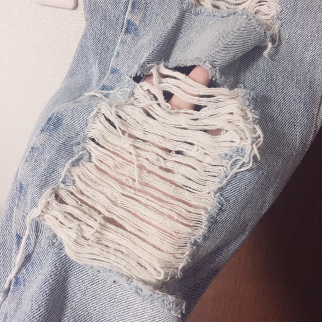 Levi's - levi's ダメージジーンズの通販 by rico's shop|リーバイス