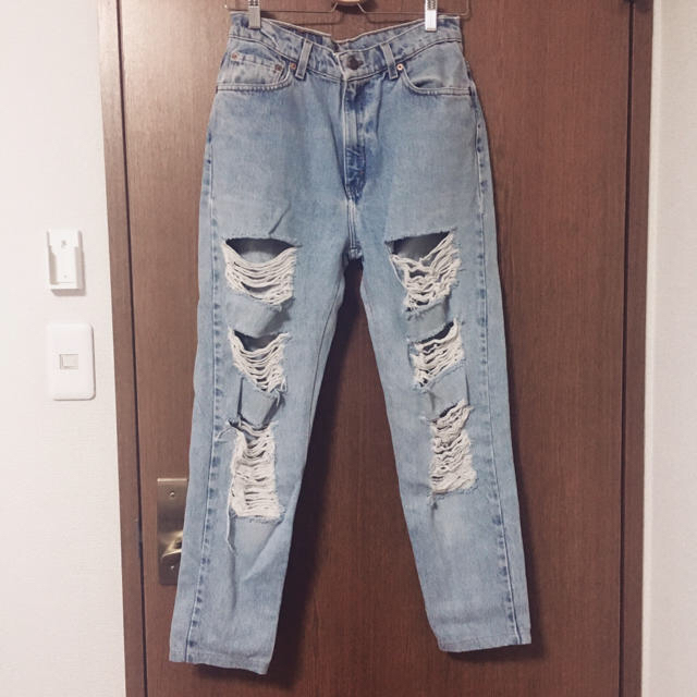 Levi's - levi's ダメージジーンズの通販 by rico's shop|リーバイス