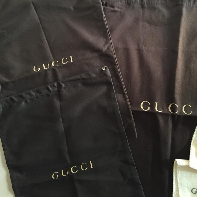 Gucci(グッチ)の美品！GUCCIグッチ＊ポーチ3種 5枚セット レディースのファッション小物(ポーチ)の商品写真