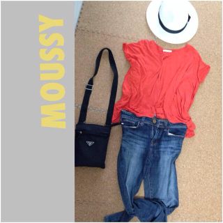 マウジー(moussy)のMOUSSY トップス(Tシャツ(半袖/袖なし))