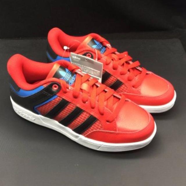 adidas(アディダス)のさと様専用送料無料 22.5ｃｍ アディダス VARIAL LOW B27420 レディースの靴/シューズ(スニーカー)の商品写真