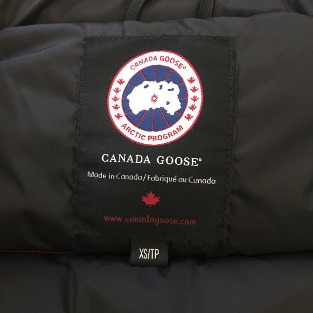 CANADA GOOSE(カナダグース)のCANADA GOOSE ベスト XS 試着のみ レディースのジャケット/アウター(ダウンジャケット)の商品写真