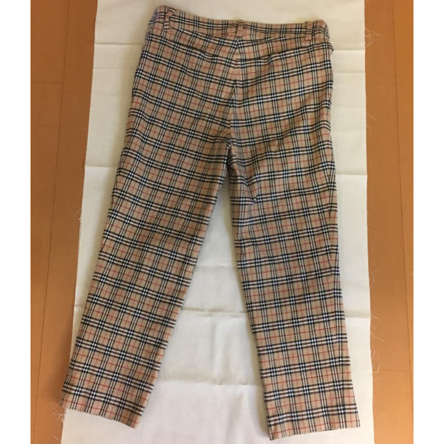 BURBERRY BLUE LABEL(バーバリーブルーレーベル)のMiami様 バーバリーブルーレーベル★クロップドパンツ 36 レディースのパンツ(クロップドパンツ)の商品写真