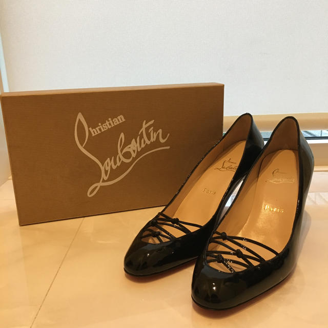 新しい季節 Christian Louboutin クリスチャンルブタンパテントレザー