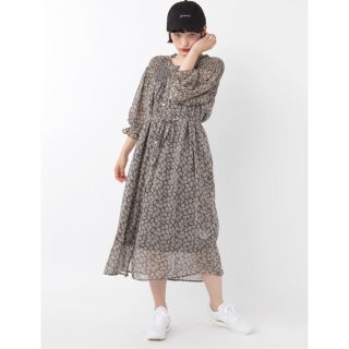 ダブルクローゼット(w closet)のダブルクローゼット 小花柄シャーリングワンピース(ひざ丈ワンピース)