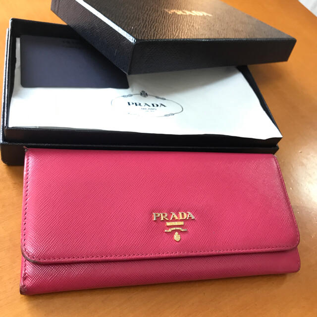 PRADA(プラダ)のプラダウォレット♡ レディースのファッション小物(財布)の商品写真