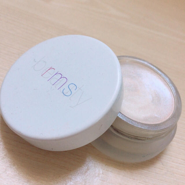 Cosme Kitchen(コスメキッチン)のrms ルミナイザー コスメ/美容のベースメイク/化粧品(フェイスカラー)の商品写真