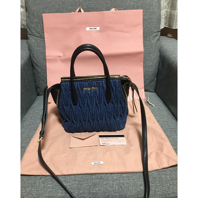 良質 miumiu 美品!ミュウミュウデニムマトラッセ - ショルダーバッグ