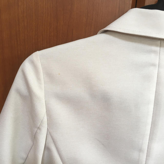 しまむら(シマムラ)のベージュジャケット レディースのジャケット/アウター(テーラードジャケット)の商品写真