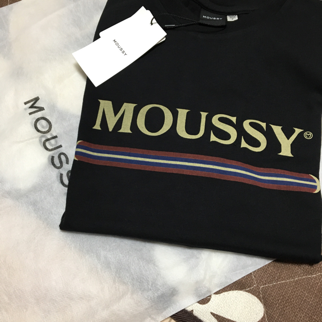 moussy(マウジー)のマウジーTシャツロゴブラック完売品 レディースのトップス(Tシャツ(半袖/袖なし))の商品写真
