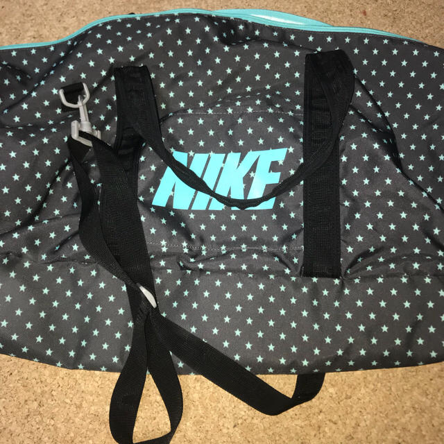 NIKE(ナイキ)のボストンバッグ NIKE メンズのバッグ(ボストンバッグ)の商品写真