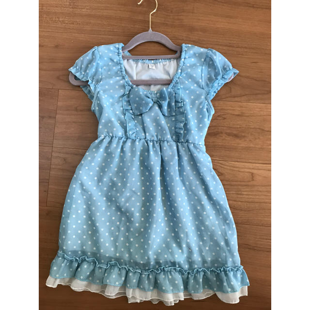 水玉ワンピース 130センチ キッズ/ベビー/マタニティのキッズ服女の子用(90cm~)(ワンピース)の商品写真