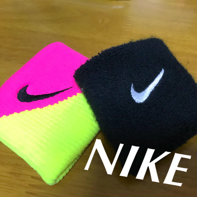 NIKE(ナイキ)のナイキリストバンド メンズのアクセサリー(バングル/リストバンド)の商品写真