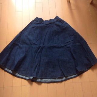 ダブルクローゼット(w closet)のダブクロ ひざ下丈デニムフレアスカート(ロングスカート)