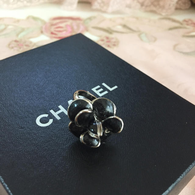 CHANEL(シャネル)のシャネル リング カメリア  レディースのアクセサリー(リング(指輪))の商品写真