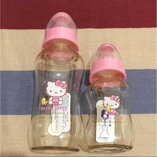 ⚠️発送日注意⚠️新品 ハローキティ プラスチック哺乳瓶 2本 普通タイプ