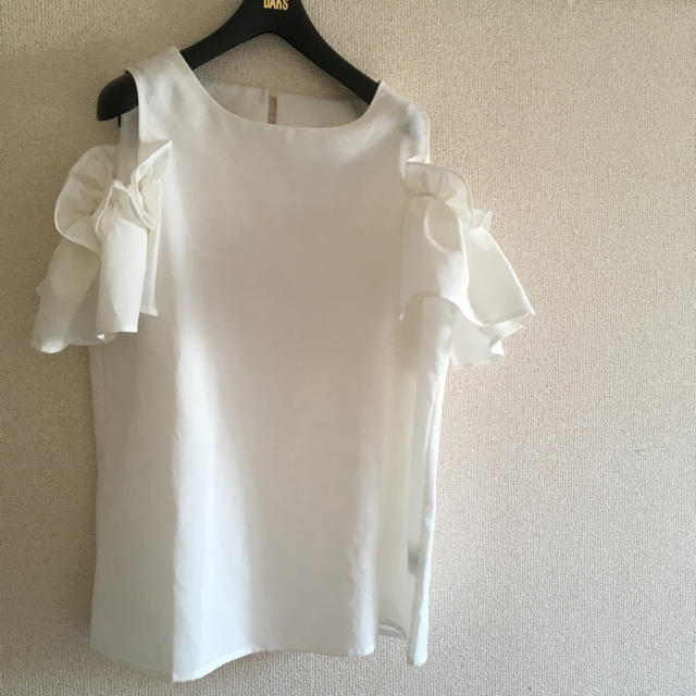 神戸レタス(コウベレタス)のオフショル  ホワイトブラウス レディースのトップス(シャツ/ブラウス(半袖/袖なし))の商品写真