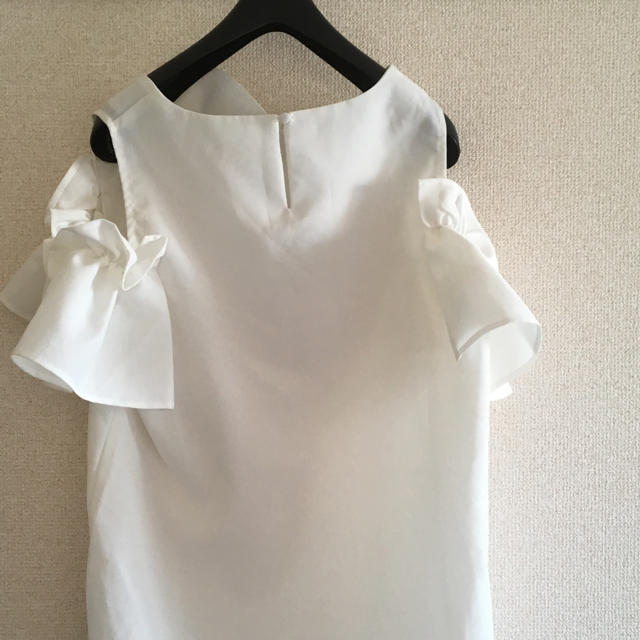 神戸レタス(コウベレタス)のオフショル  ホワイトブラウス レディースのトップス(シャツ/ブラウス(半袖/袖なし))の商品写真