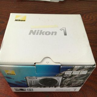 ニコン(Nikon)のNikon ミラーレス一眼カメラ Nikon1 AW1 防水ズームレンズキット (ミラーレス一眼)