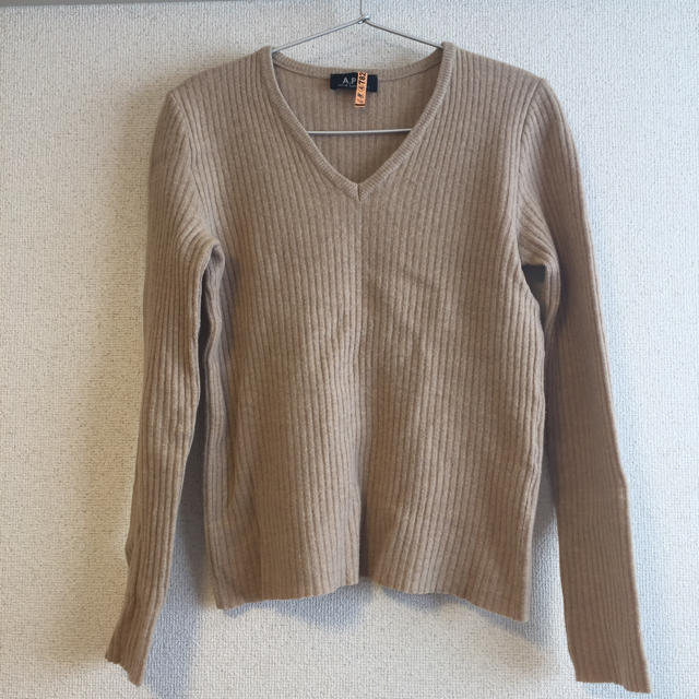 A.P.C(アーペーセー)のアーペーセー vネックニット レディースのトップス(ニット/セーター)の商品写真