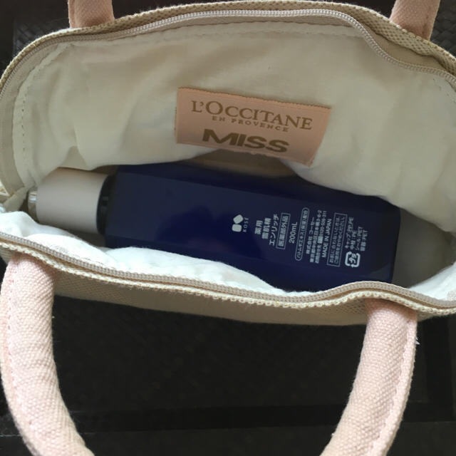 L'OCCITANE(ロクシタン)の非売品！ロクシタン×Miss コラボレーションポーチ(ティッシュケース付き) レディースのファッション小物(ポーチ)の商品写真