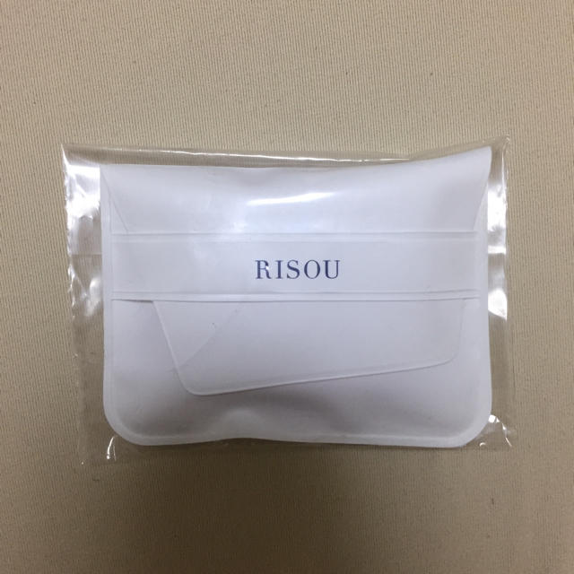 RISOU(リソウコーポレーション)のリソウ RISOU 新品未使用パフ ファンデーション コスメ/美容のベースメイク/化粧品(ファンデーション)の商品写真