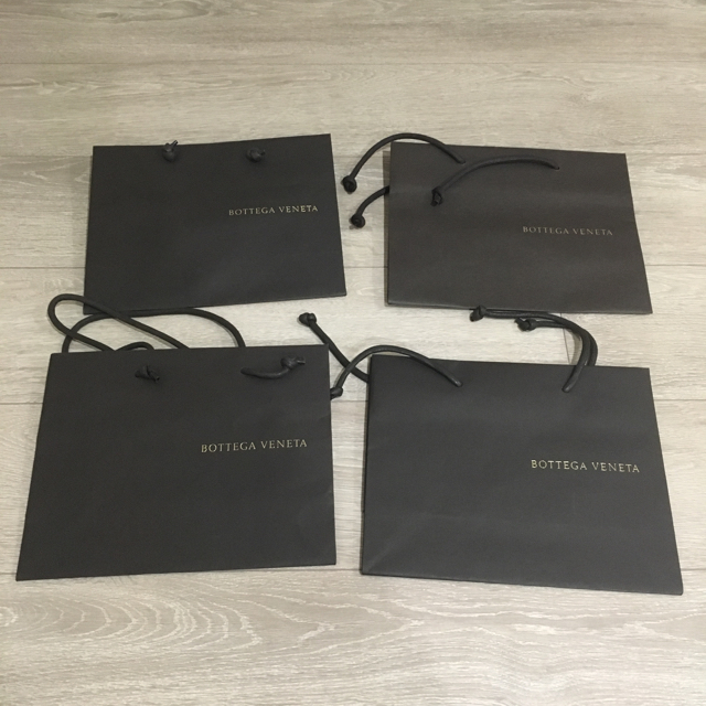 Bottega Veneta(ボッテガヴェネタ)のkyon様専用♡ボッテガヴェネタ ショッパー2枚 レディースのバッグ(ショップ袋)の商品写真