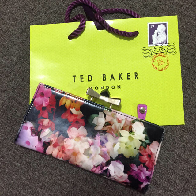 TED BAKER(テッドベイカー)のTed baker長財布 pink_teddy様 お取り置き商品3/15発送予定 レディースのファッション小物(財布)の商品写真