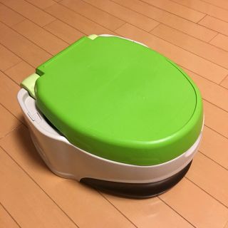 コンビ(combi)のコンビ 洋式おまるでステップ(ベビーおまる)