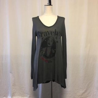 マウジー(moussy)の新品タグ付き！moussy袖丈長めのプリントミニワンピ／BIG  Tシャツ(Tシャツ(長袖/七分))