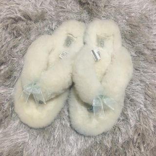 アグ(UGG)のUGG FULFFU FIRIP FLOP IDO ホワイト(サンダル)