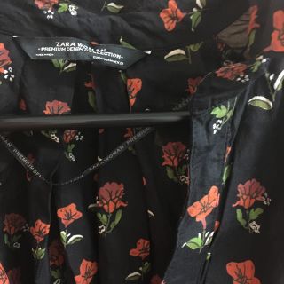 ザラ(ZARA)のzara 花柄ワンピース(ひざ丈ワンピース)