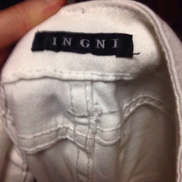 INGNI(イング)のINGNI ホワイトパンツ レディースのパンツ(デニム/ジーンズ)の商品写真