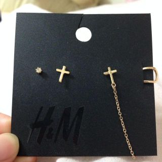 エイチアンドエム(H&M)のピアスセット(ピアス)