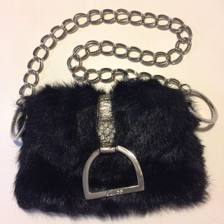 ゲス(GUESS)のゲス 美品  GUESS パーティ ファー バック(ショルダーバッグ)