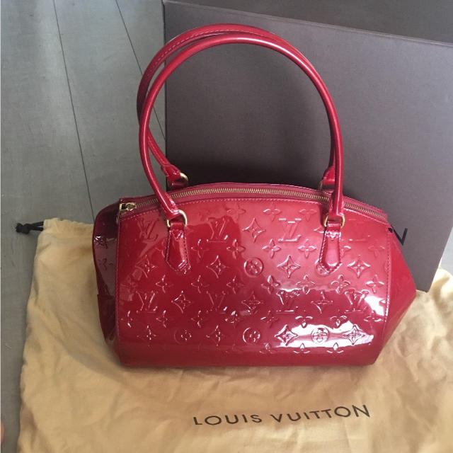 LOUIS VUITTON(ルイヴィトン)の【正規店購入】ルイヴィトン ヴェルニ シャーウッドPM ポムダムール レディースのバッグ(ハンドバッグ)の商品写真