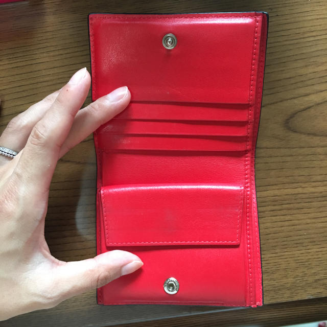 Christian Louboutin(クリスチャンルブタン)のルブタン 二つ折り財布 レディースのファッション小物(財布)の商品写真