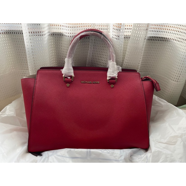 Michael Kors(マイケルコース)の☆新品☆MICHAEL KORS ☆LARGE SELMA SATCHEL 赤 レディースのバッグ(ハンドバッグ)の商品写真