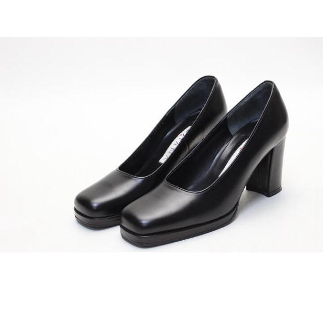 DIANA(ダイアナ)のDIANA 本革シンプル太ヒールパンプス（21.5CA）美品 レディースの靴/シューズ(ハイヒール/パンプス)の商品写真