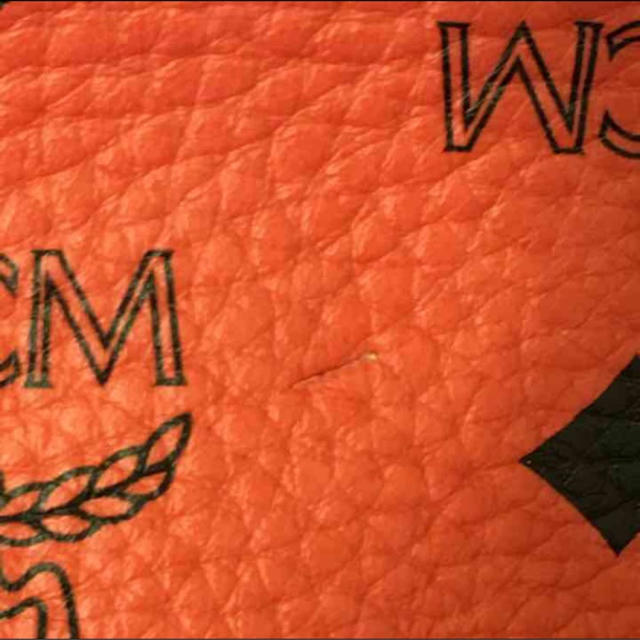 MCM(エムシーエム)のMCM リュック red レディースのバッグ(リュック/バックパック)の商品写真