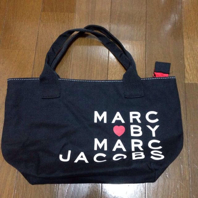 MARC BY MARC JACOBS(マークバイマークジェイコブス)のマークジェイコブス ミニバッグ レディースのバッグ(ハンドバッグ)の商品写真