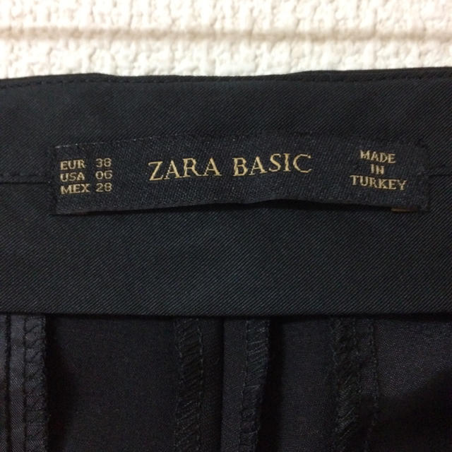 ZARA(ザラ)の専用です  ZARA BASIC黒パンツ レディースのパンツ(カジュアルパンツ)の商品写真