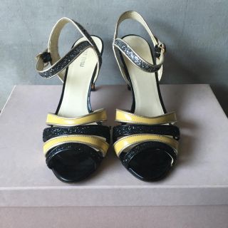 ミュウミュウ(miumiu)のmiumiu グリッターサンダル 36.5(サンダル)