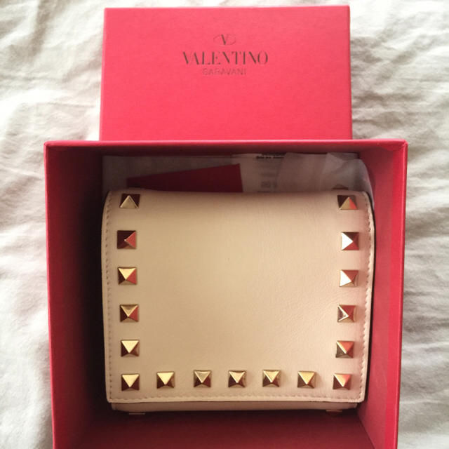 VALENTINO(ヴァレンティノ)のひなみ様専用VALENTINO 財布 二つ折り レディースのファッション小物(財布)の商品写真