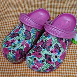 クロックス(crocs)のmegu様専用 クロックス classic graphic ピンク M5W7(サンダル)