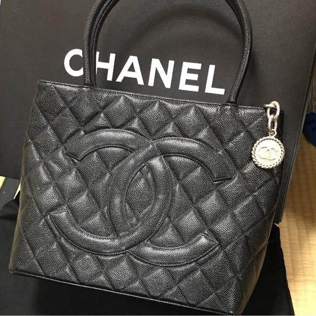 【週末お値下げ】美品★CHANEL キャビアスキン復刻版トート シルバー金具★