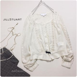 ジルスチュアート(JILLSTUART)のジルスチュアート . バックギャザー カットワーク レース 刺繍 ブラウス(シャツ/ブラウス(長袖/七分))