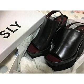 スライ(SLY)のRIMCOVERD SANDAL(サンダル)