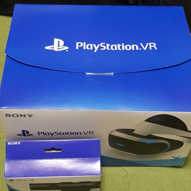 PlayStation VR(プレイステーションヴィーアール)のPSVR カメラ付き エンタメ/ホビーのゲームソフト/ゲーム機本体(その他)の商品写真