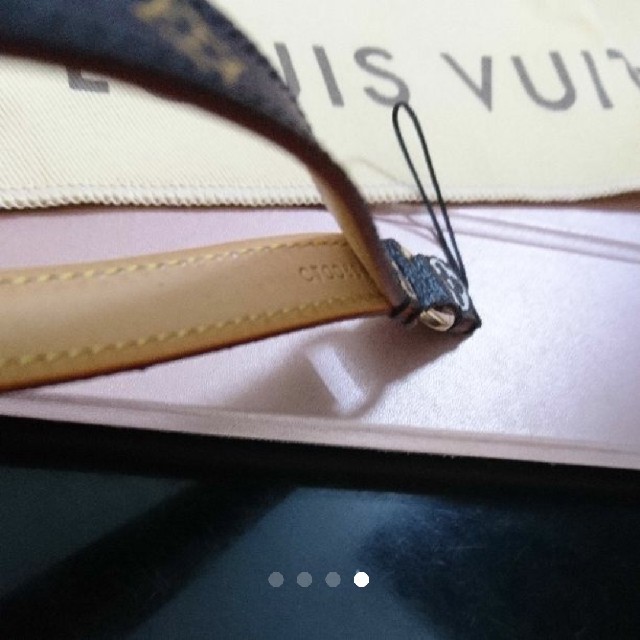 LOUIS VUITTON(ルイヴィトン)の【美品】ルイヴィトン モノグラム マルチカラー キャンバス 携帯ストラップ メンズのファッション小物(その他)の商品写真